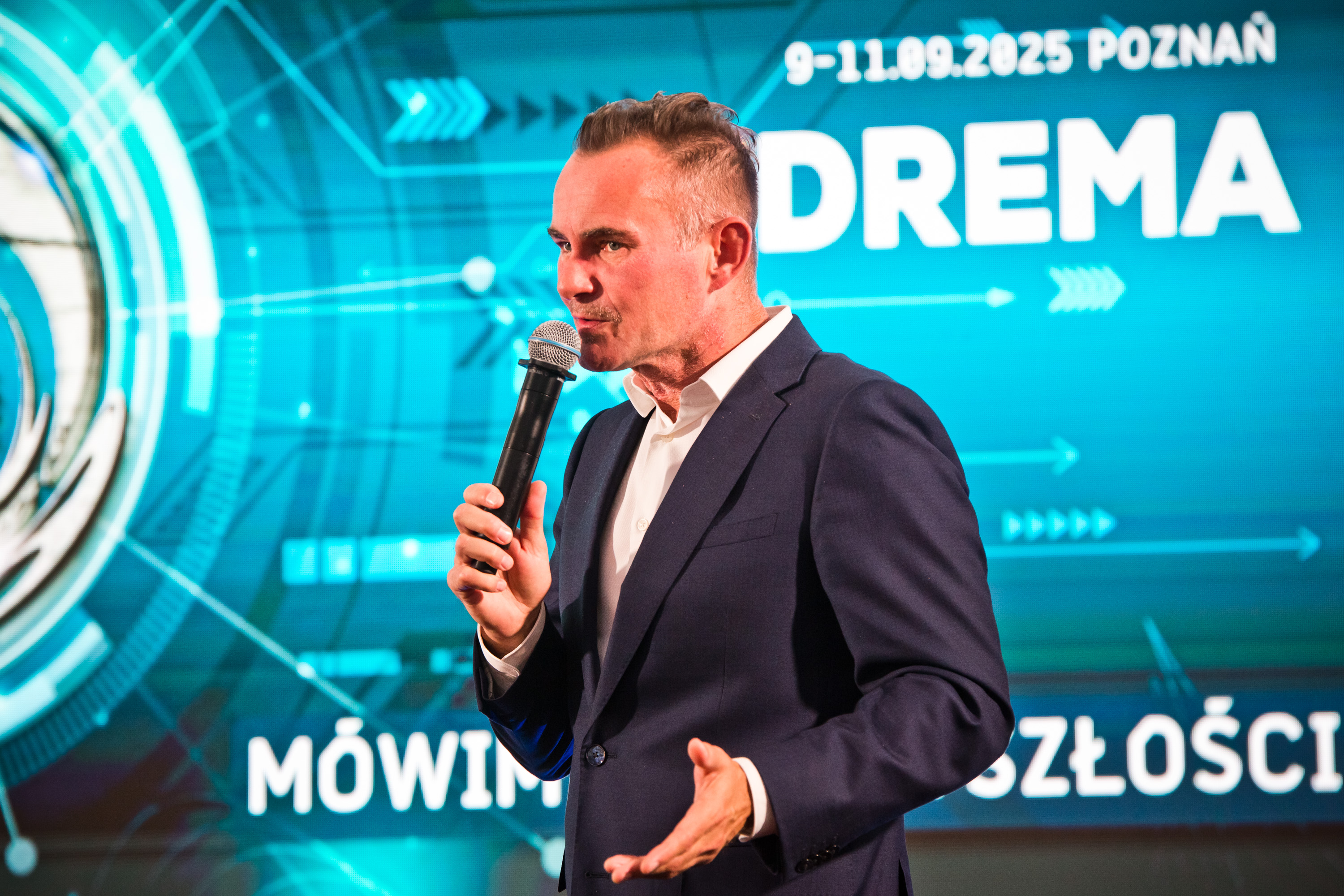 Udział w budowaniu społeczności na żywo